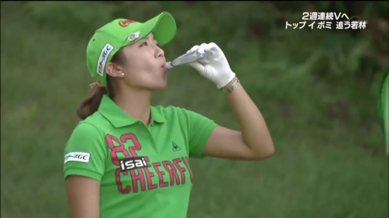 イ　ボミ　バンカーからのスーパーショット