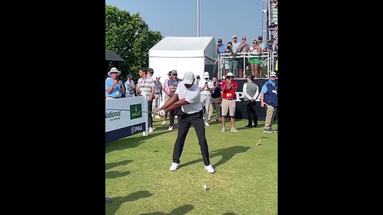 2022 "Tiger Woods" Fantastic Swing Motion & Slow Motion,ゴルフ皇帝「タイガーウッズ」幻想的なスイングモーション＆スローモー