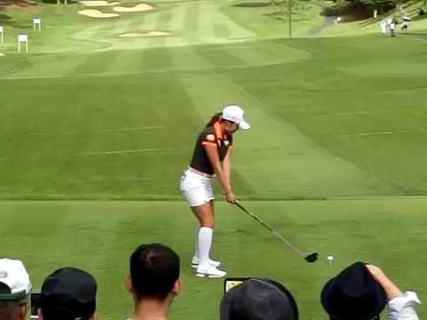 イ・ボミ　プロ　Lee Bo-mee　スーパースロー　スイング　ドライバー　後方