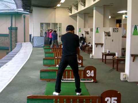 近藤共弘プロ　練習場　ドライバー
