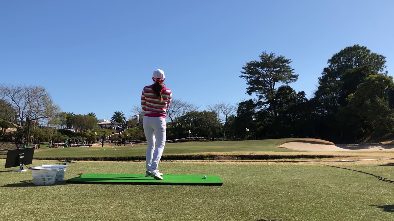 【イ・ボミ選手のアプローチコンテスト・スイング】