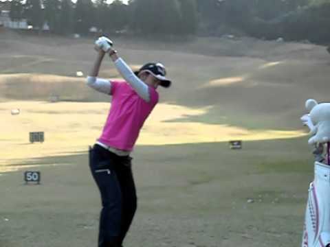 斉藤愛璃後方３