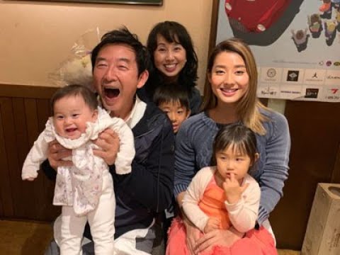 母・松原千明さんを亡くしたすみれ、父・石田純一らと義母・東尾理子の誕生日祝う「笑顔見られて良かった」の声