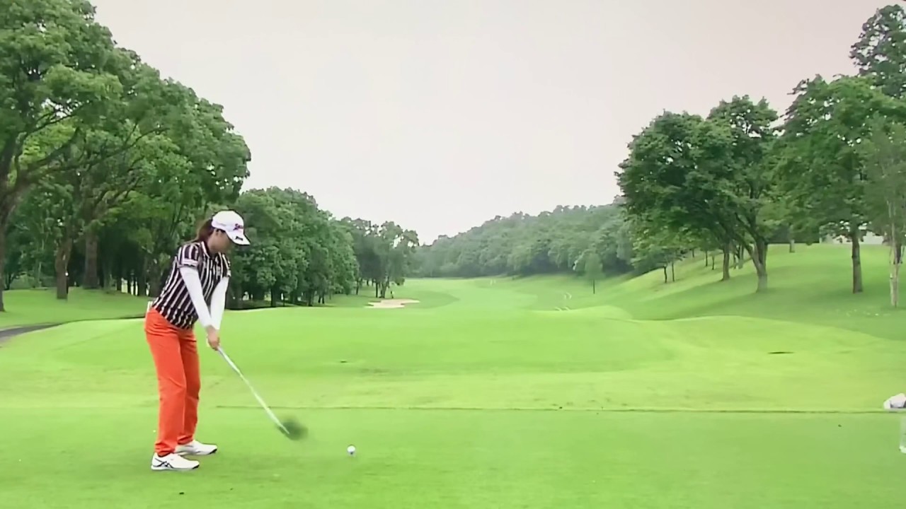 新垣比菜　ゴルフ スイング スローモーション
