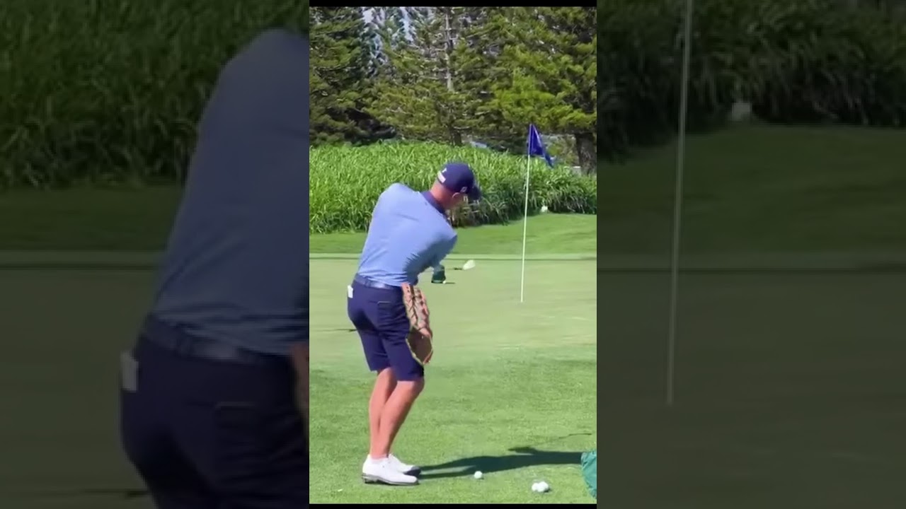 JUSTIN THOMAS GOLF SWINGS Chipshot  ジャスティン・トーマス　アプローチの仕方　スローモーション　#shorts #golf