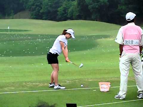 サントリーレディース2010　諸見里しのぶプロ　ゴルフ　スイング
