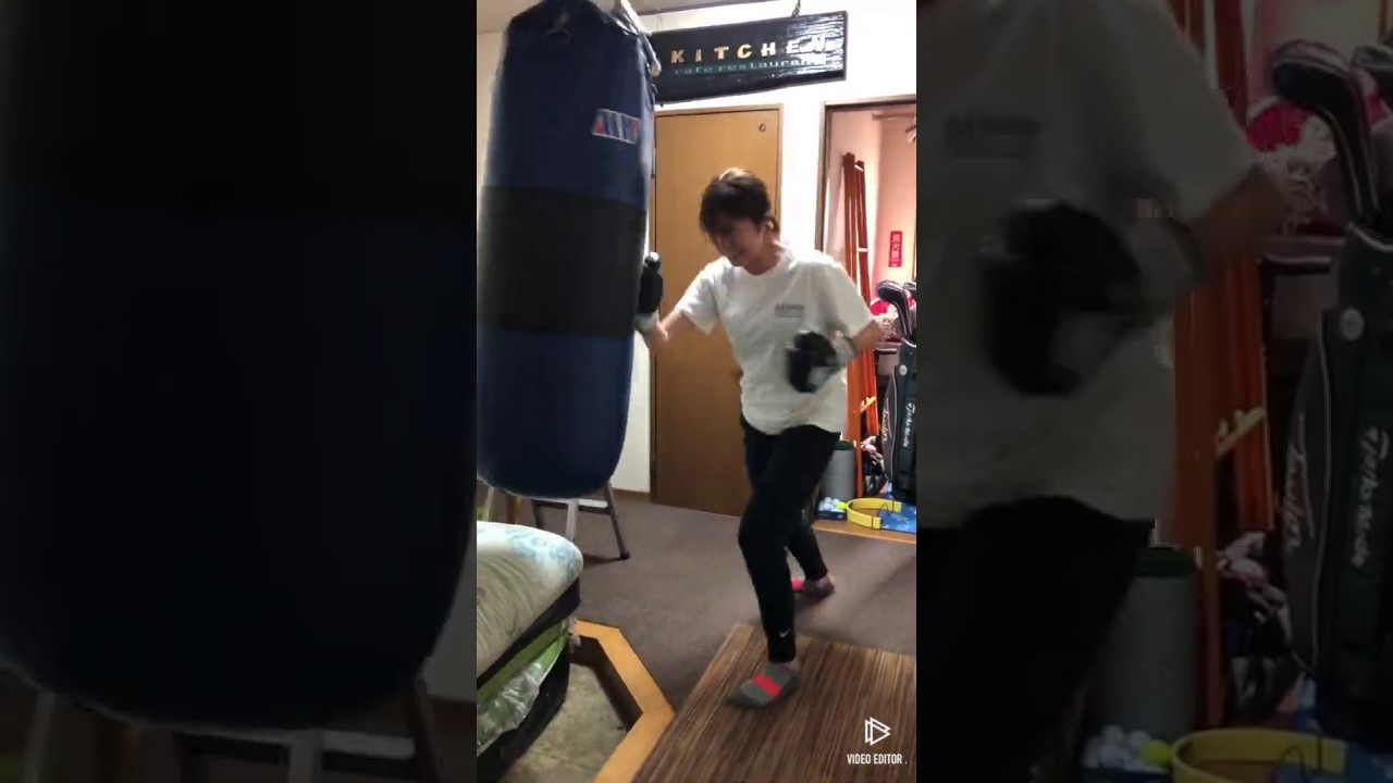 大里桃子_特訓中_サンドバッグ編