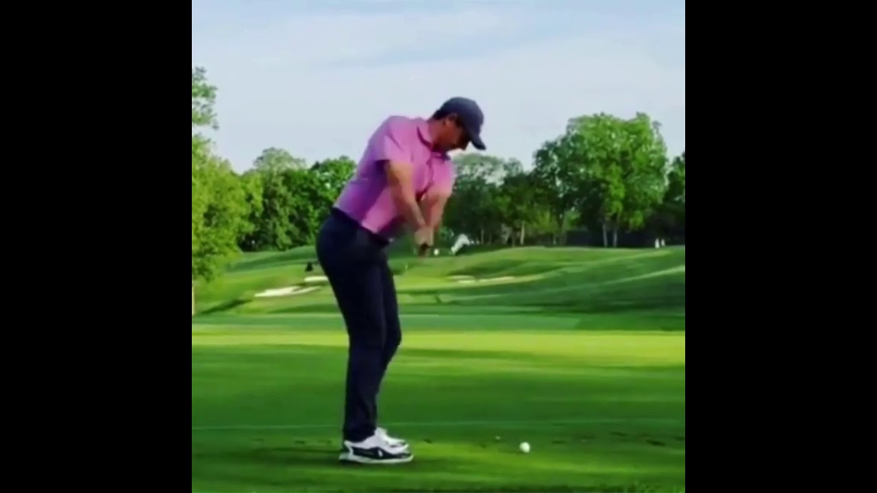 ロリー・マキロイ　アイアンスイングスロー後方