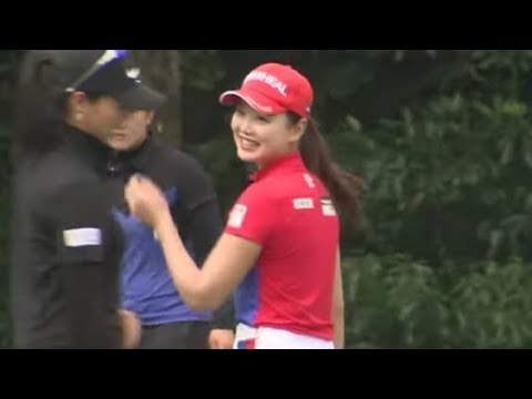 笑顔がまぶしい！！アイドル顔負けの美人ゴルファー・セキ ユウティンの直前練習！[ユピテル・静岡新聞SBSレディース]