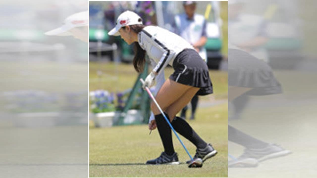 “元祖”セクシークイーンのアン・シネが存在感発揮　膝上２０センチ（推定）のミニスカート