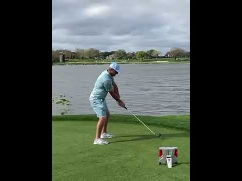 デシャンボースイング 後方      　Bryson DeChambeau