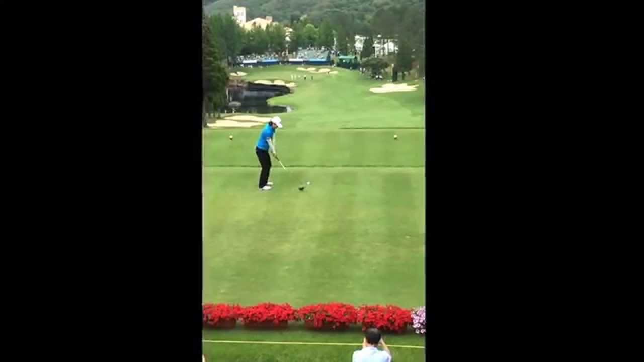 服部真夕選手　ドライバーショット　Suntory  Ladies Open Pro-Am Charity Tournament  2014