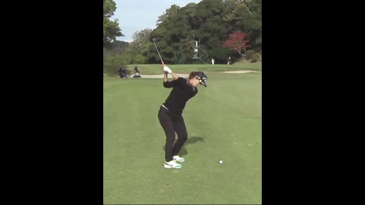 【通算17勝　上田桃子のアイアン】ゴルフ　スイング　ゴルフスイング　初心者　スロー　スローモーション　ドライバー　プロ　女子プロ　ゴルフ女子　MCS　2023.01 #shorts