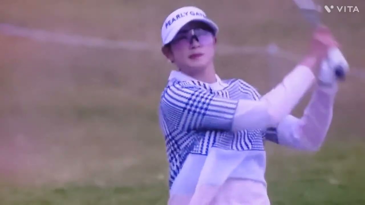 原 英莉花プロ💕サングラス似合って☺️る、ナイスバーディー🎵なのに不満なの⁉️