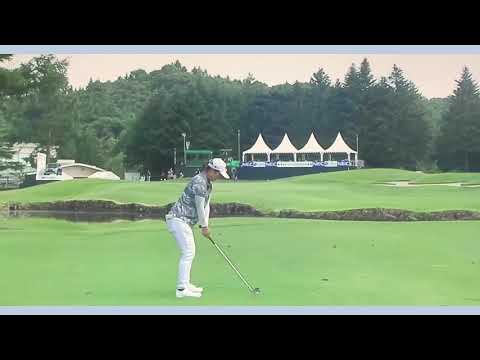 西郷真央　ゴルフ スイング スローモーション