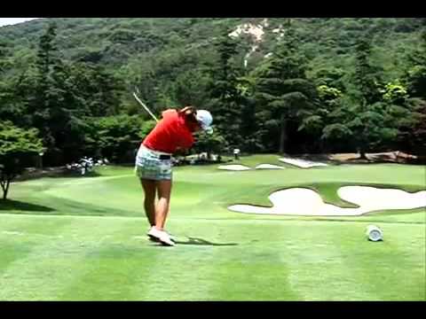 木戸愛　アイアンショット セクシーなヒップにも注目