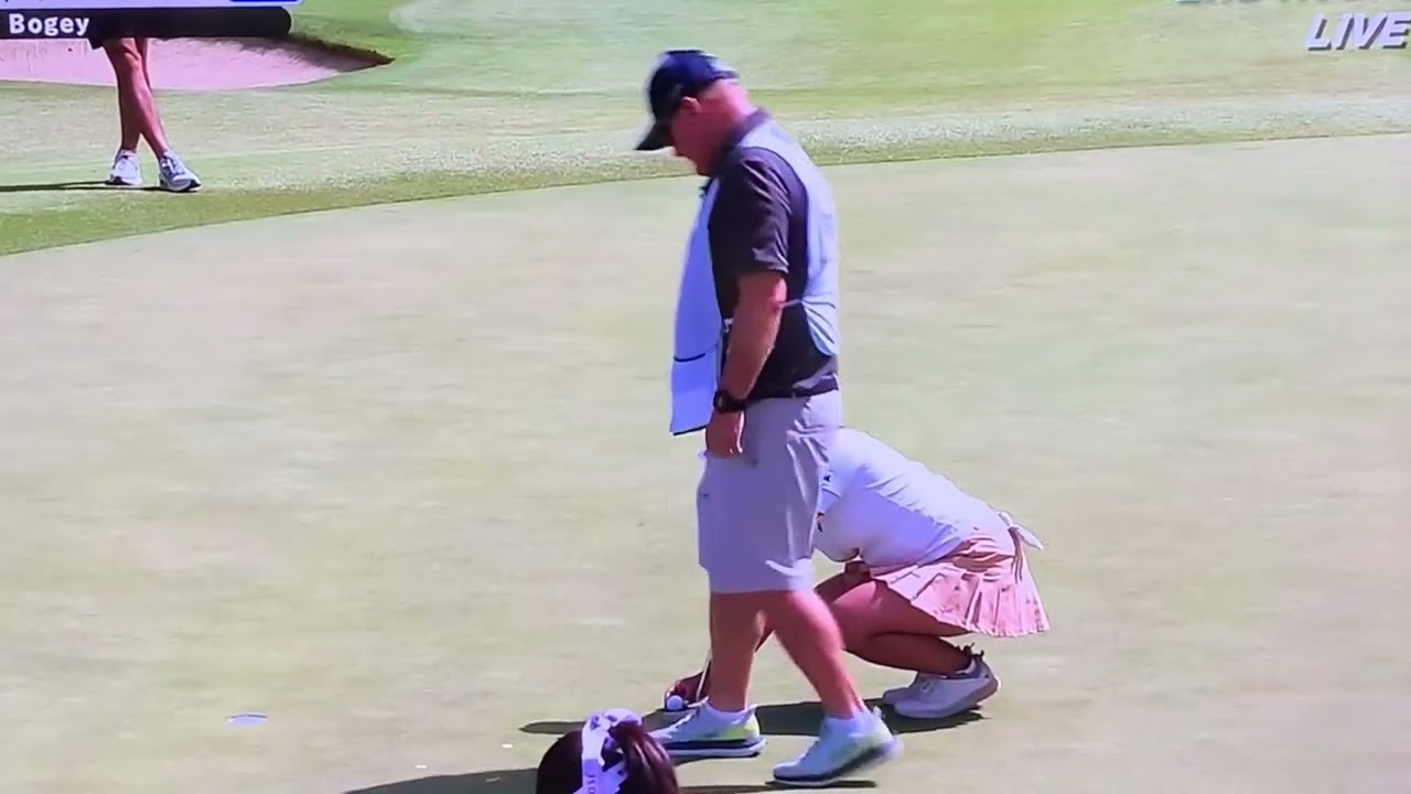 ワールドレディスチャンピオンシップサロンパスカップ2R 鈴木愛のプレイに対しての河本結の態度が笑える そりゃそうなるわな ていうか鈴木はん、この風の強い日に何故そのウエアを選んだ？て言うかさ（笑）