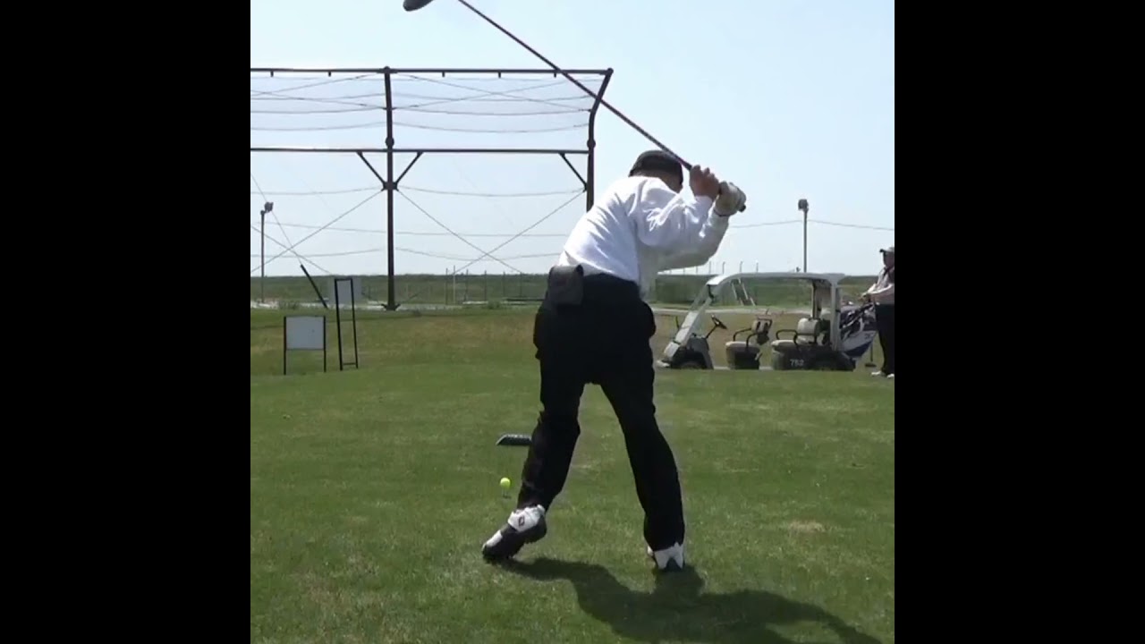 私のスイングは、下半身主導です。特に足を使います。参考にしたのはジャックニクラウスです。