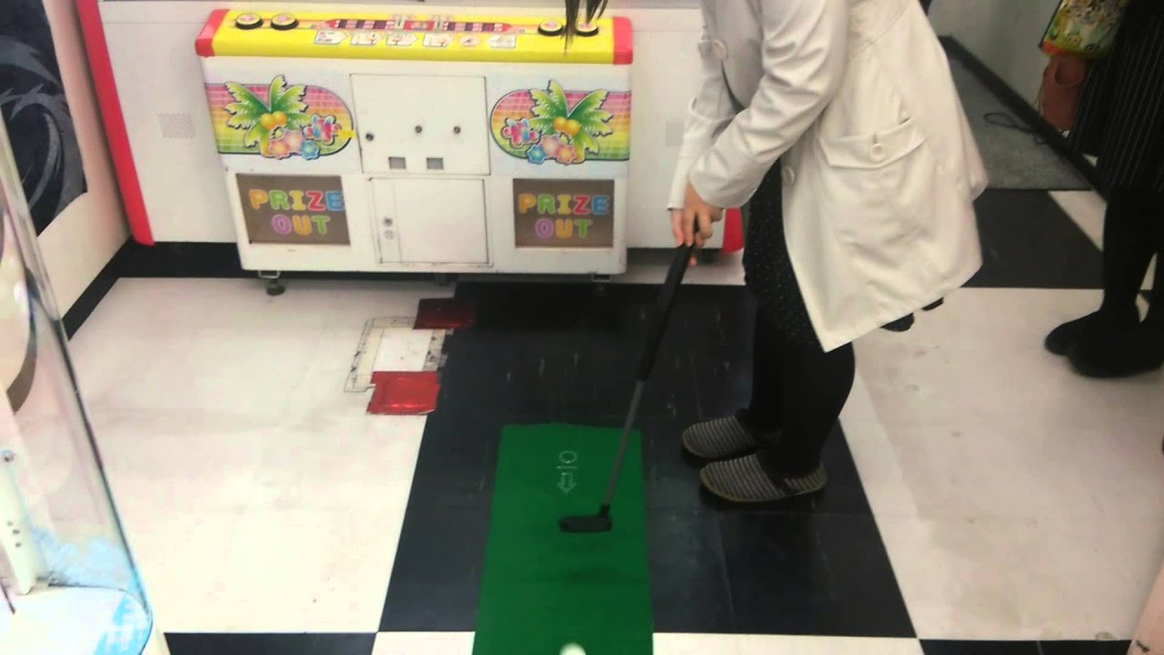 女子高生が岡山市表町でパターゴルフ大会