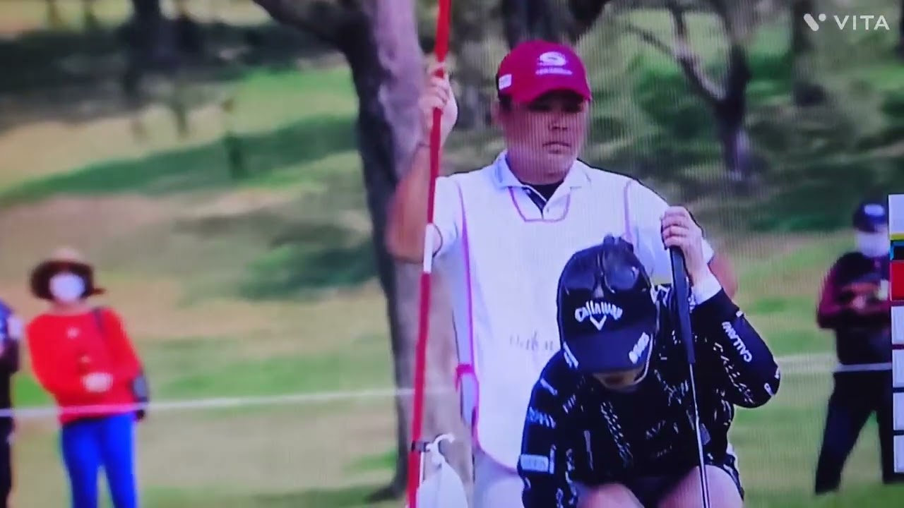 西村 優菜プロ💕微妙な距離が残ったパターが決まりガッツポーズ👍ふーって息をはいたぁ表情が可愛い❤️