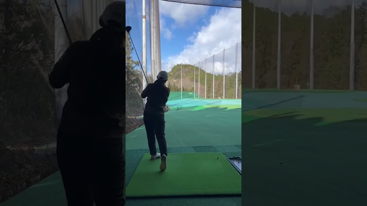 【GOLF】今年最後の1打！打ち納め✨#shorts #golf #ゴルフ #ゴルフ女子 #ゴルフスイング＃横峯さくら #女子ゴルフ