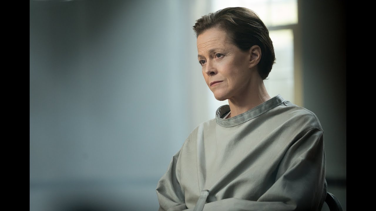 映画『レディ・ガイ』シガーニー・ウィーヴァー登場シーン