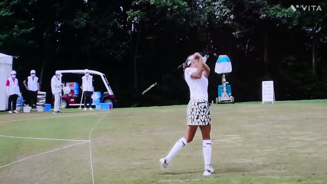 原 英莉花プロ💕ラウンド前の練習風景☺️三冠王の村上なら許します、これからも応援します👍