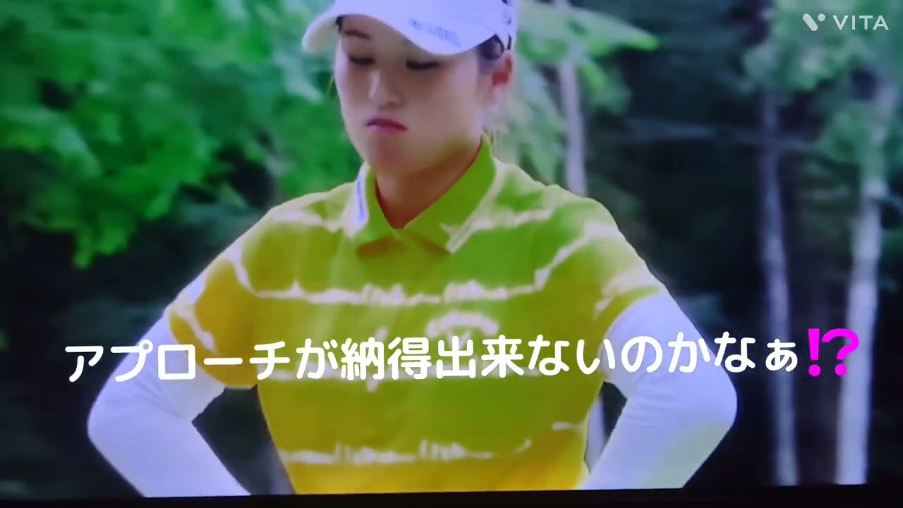 西村 優菜プロ💕バーディーとっても笑顔なし‼️バンカーショットが凄い体勢でナイスアウト☺️