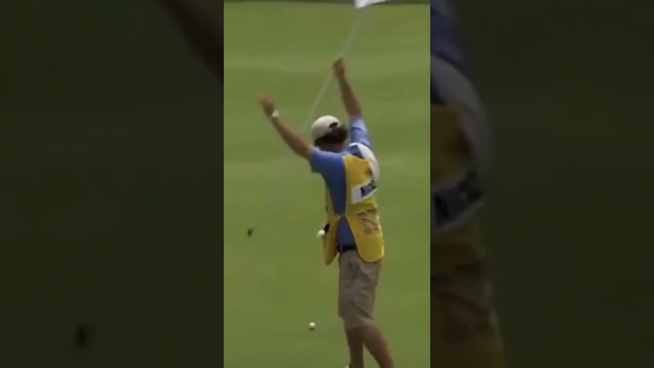 Jack Nicklaus sinks 100ft putt #pga #golf