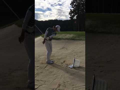 【プロサポートカーブログ】松田鈴英 バンカー練習