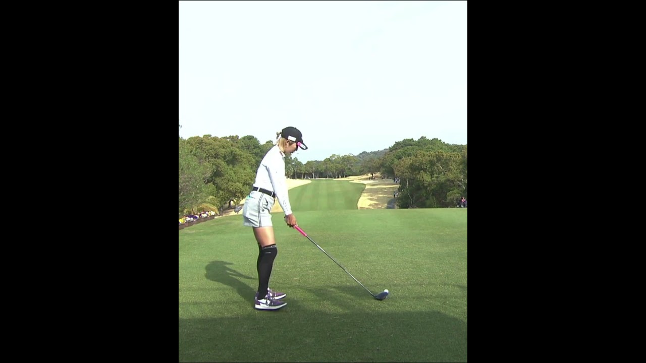 【金田久美子 スレンダー最高！でもちゃんと飛ぶ】ゴルフ　スイング　ゴルフスイング　初心者　スロー　ドライバー　アイアン　プロ　女子プロ　ゴルフ女子　MCS 2023.07 #shorts