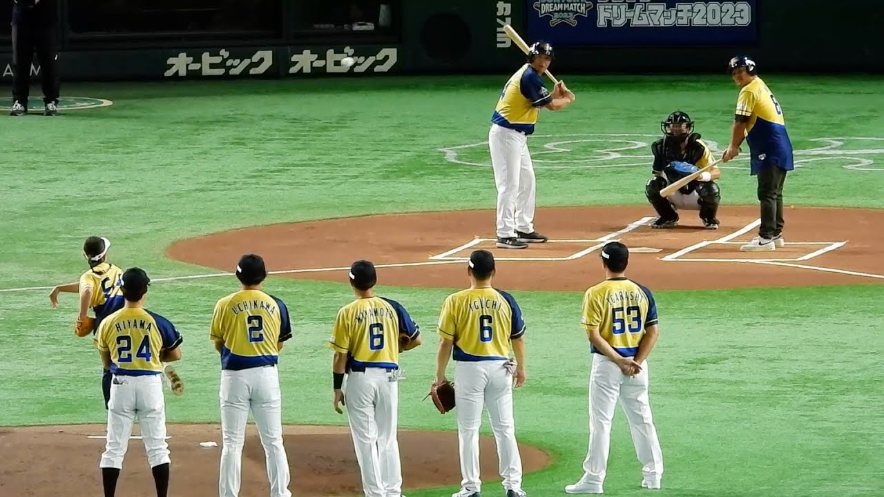 宮里藍、始球式！投球後に記念撮影【サントリードリームマッチ2023】