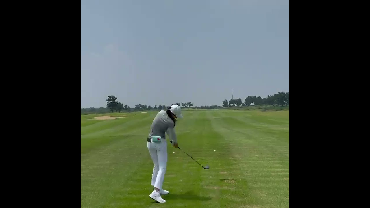 Looks a lot like Michelle Wie’s swing