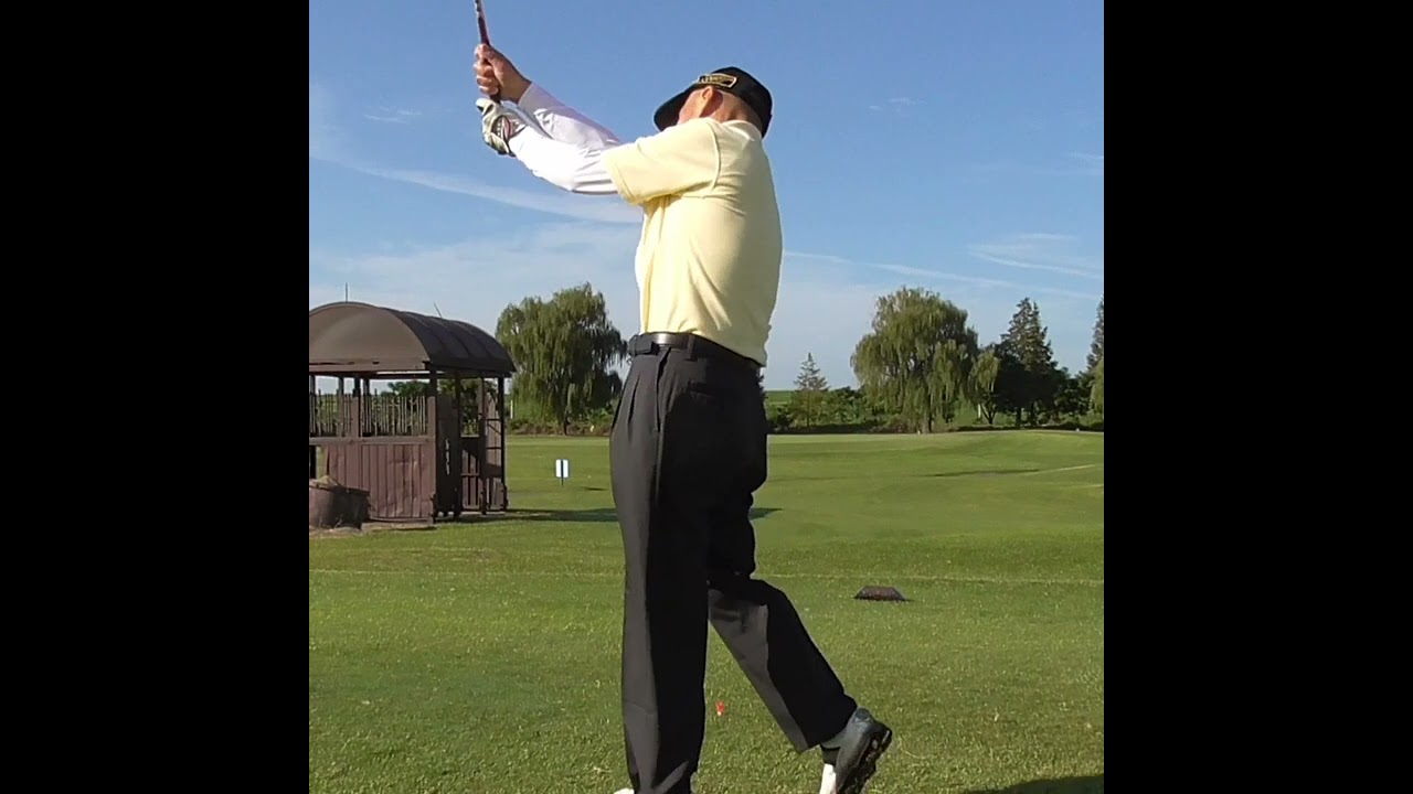 私のスイングは、下半身主導です。特に足を使います。参考にしたのはジャックニクラウスです。kkouno@silk.plala.or.jp