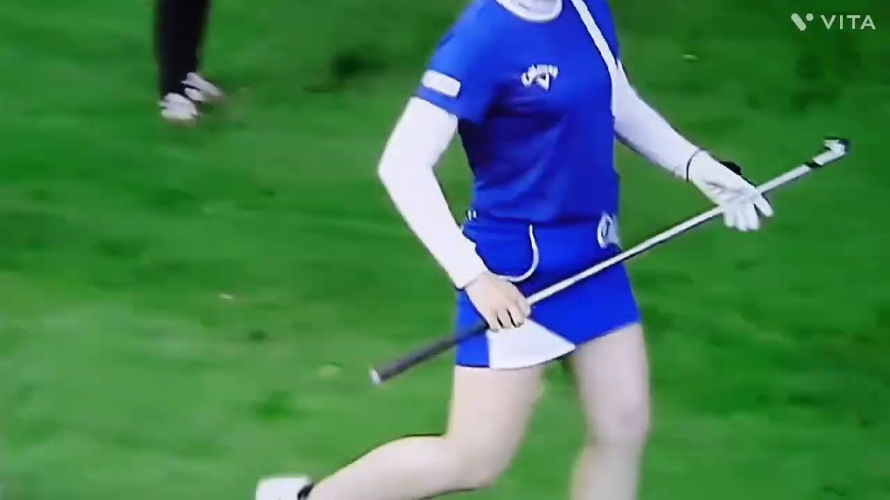 西村 優菜プロ❤️木にクラブが当たって凄い音がした‼️