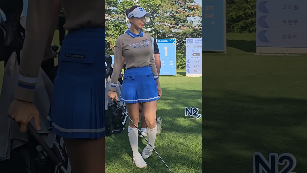 유현주, 첫 라운드 준비중 팬서비스... NH투자증권 레이디스 챔피언십 1라운드