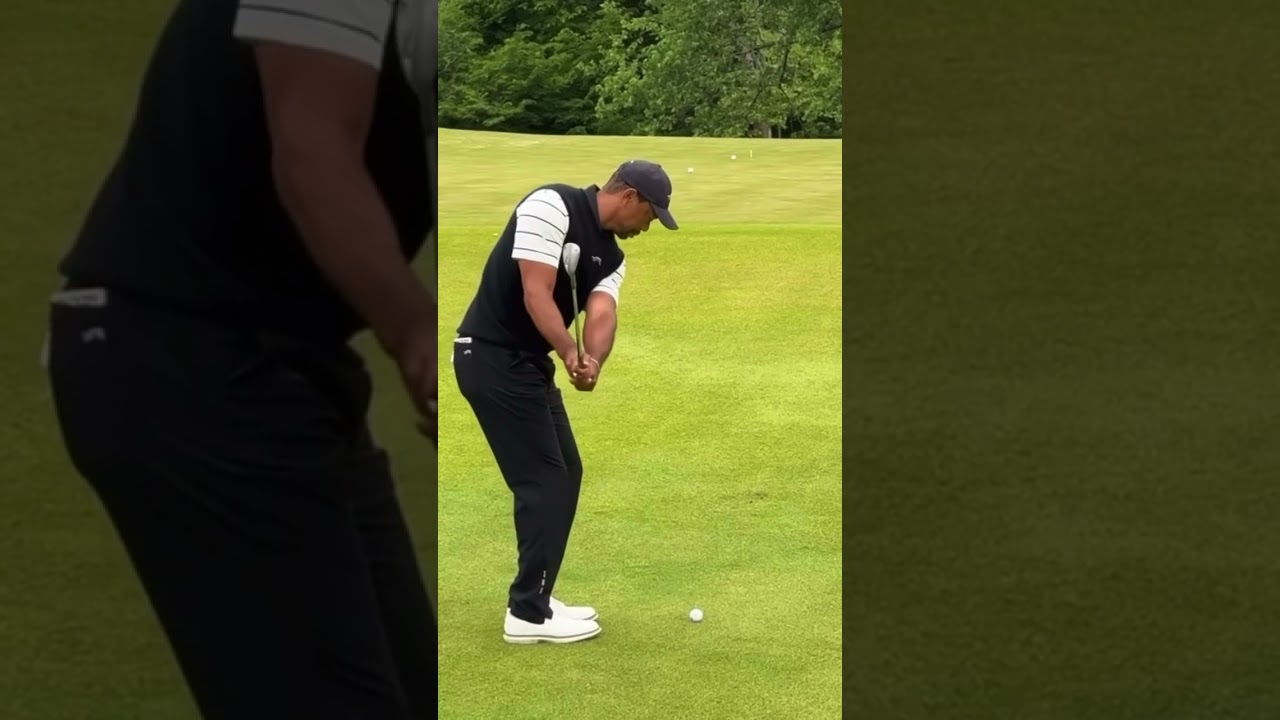 Tiger Woods Chipping Motion