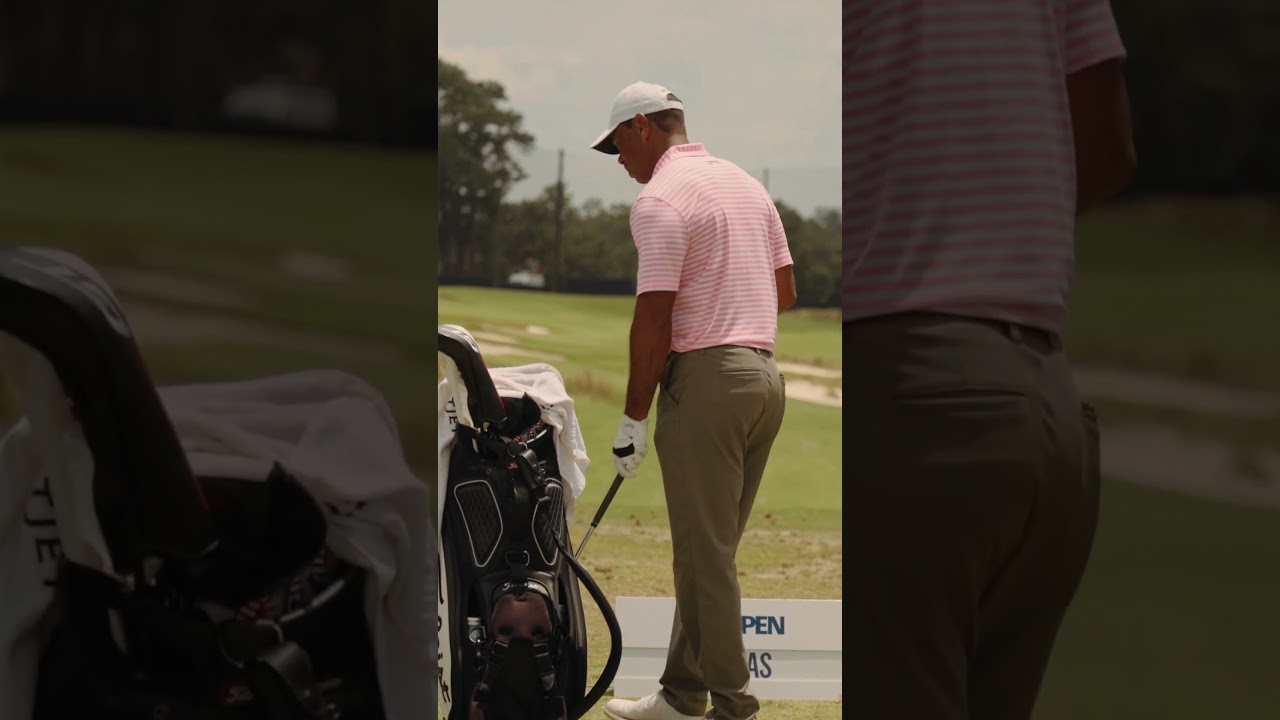Tiger helping JT on the range 🤝