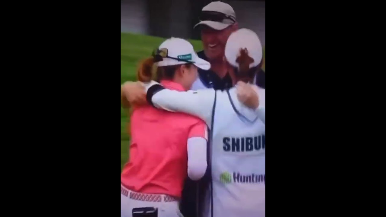 ホールインワンの奇跡的なビデオ分析: 渋野日向子の動作の全てが完璧なショット