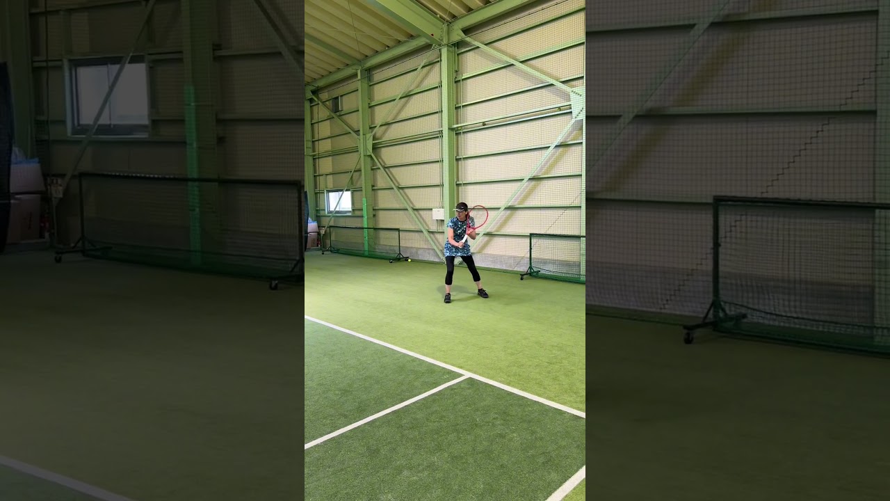 打ち方かっこよすぎる片手バック女子【#shorts】