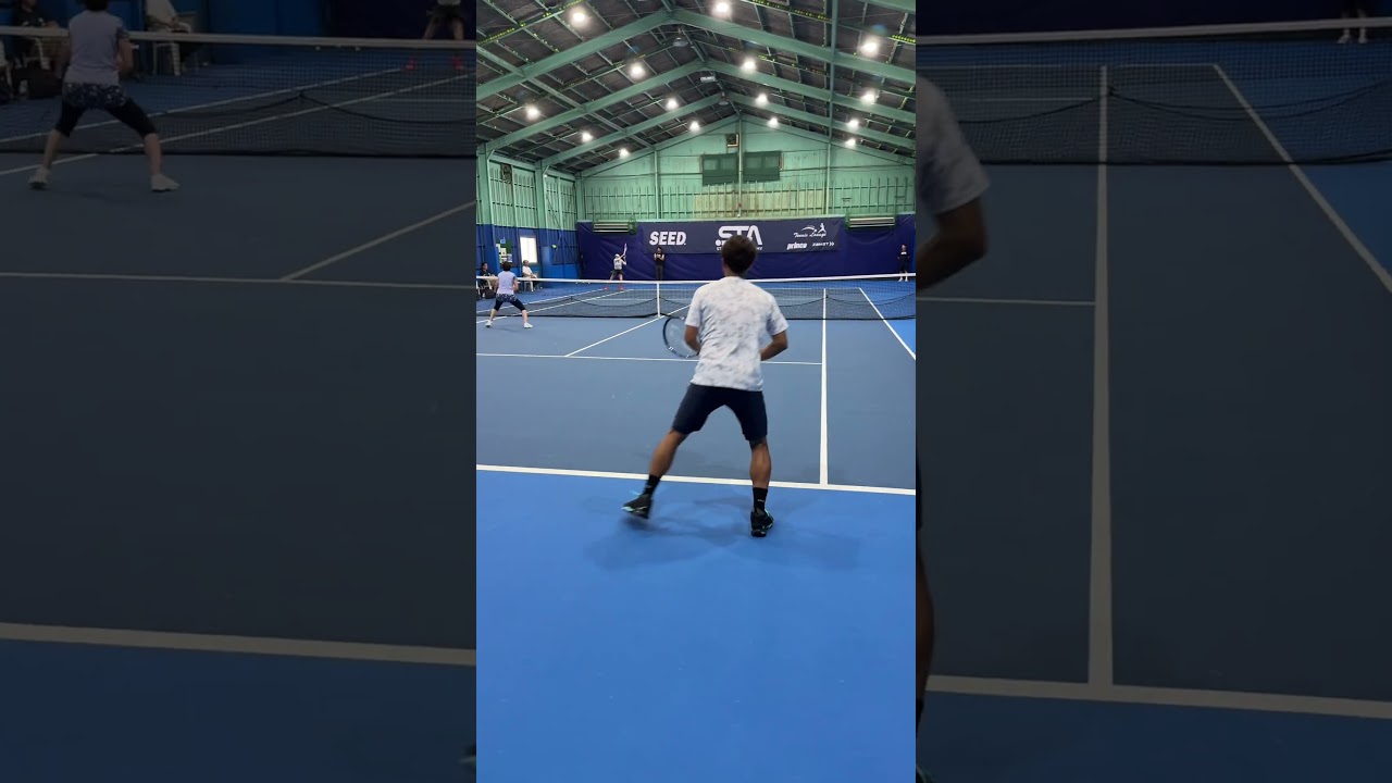 【テニスあるある】横が狭すぎて危ない！#shorts