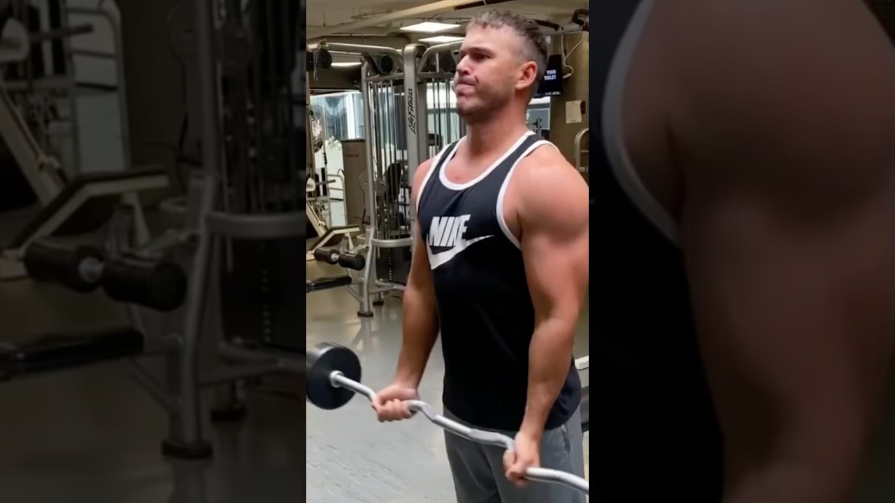 Brooks Koepka shares KEY exercises to improve your golf game⛳️ #golfshorts #golftips #golflesson