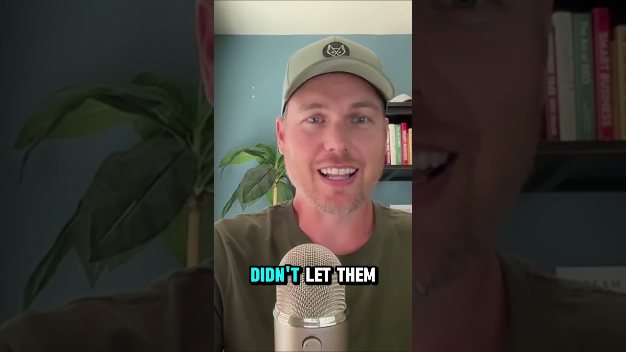 Why Does Phil Mickelson Have The Grayhawk Golf Club Logo on His Golf Bag? | #golf #golfbag #golfing