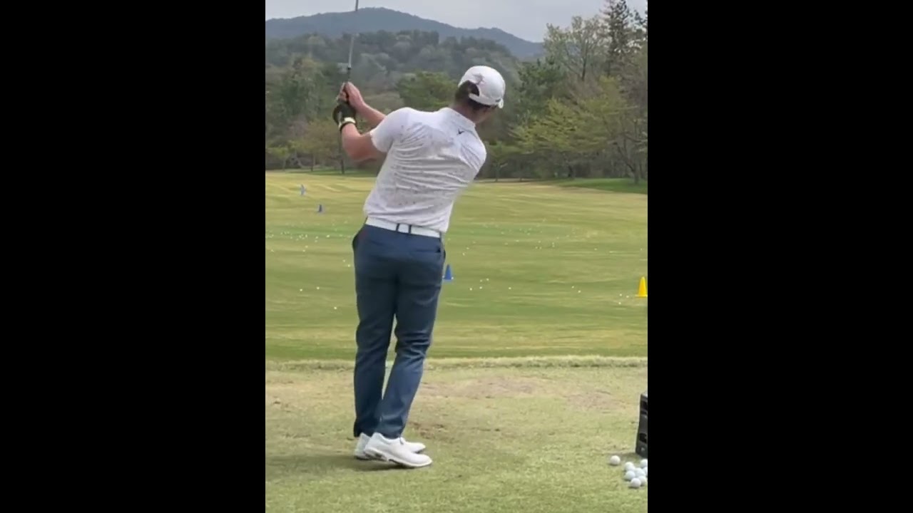 石川遼　　アプローチの上達のポイントは軸にある　自分の中心線を感じながらスイングを学ぶ動画集　何度もスローで振り返る