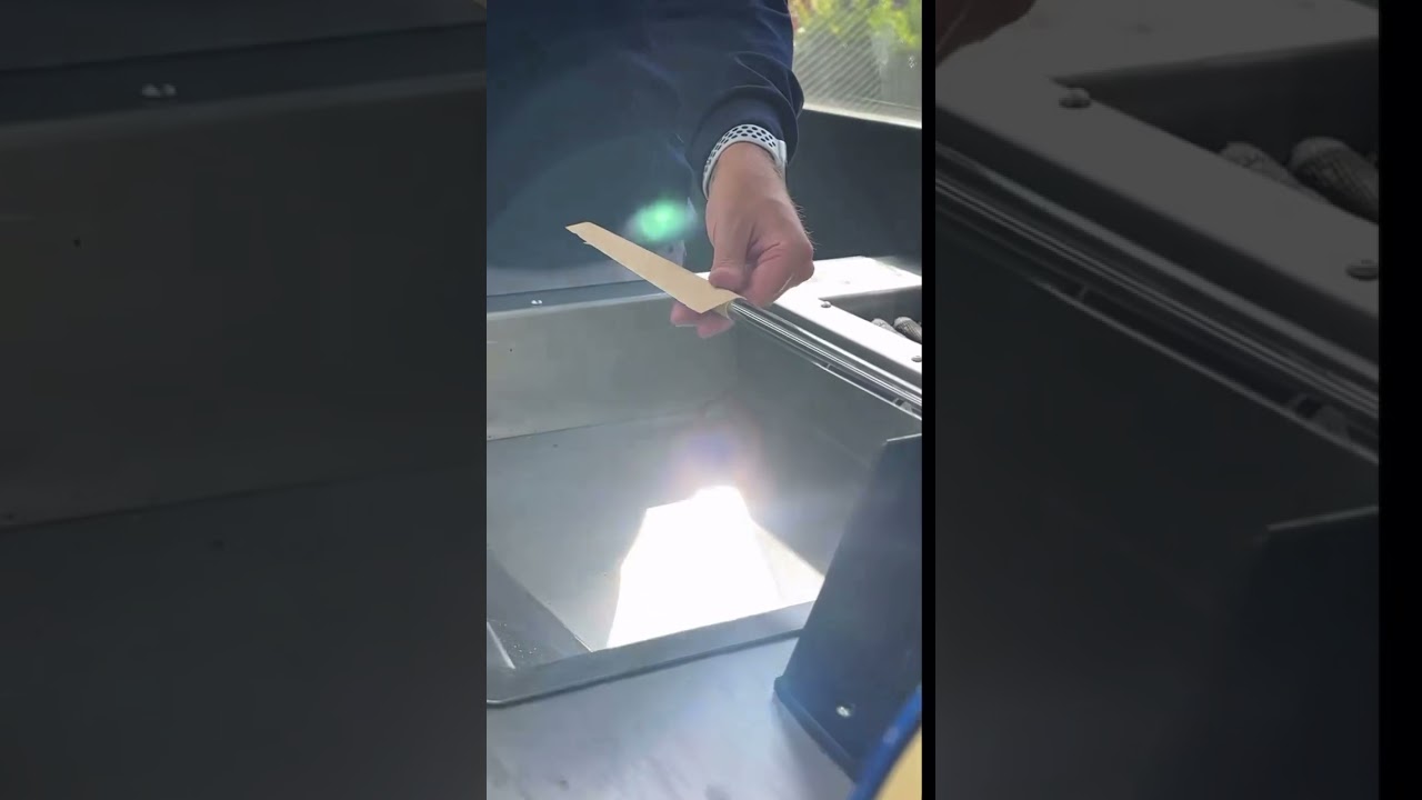 @TAYLORMADEGOLF Team re-grip Rory Mcilroy bag. #golf #foryou #fyp #sports #golfclub #rorymcilroy