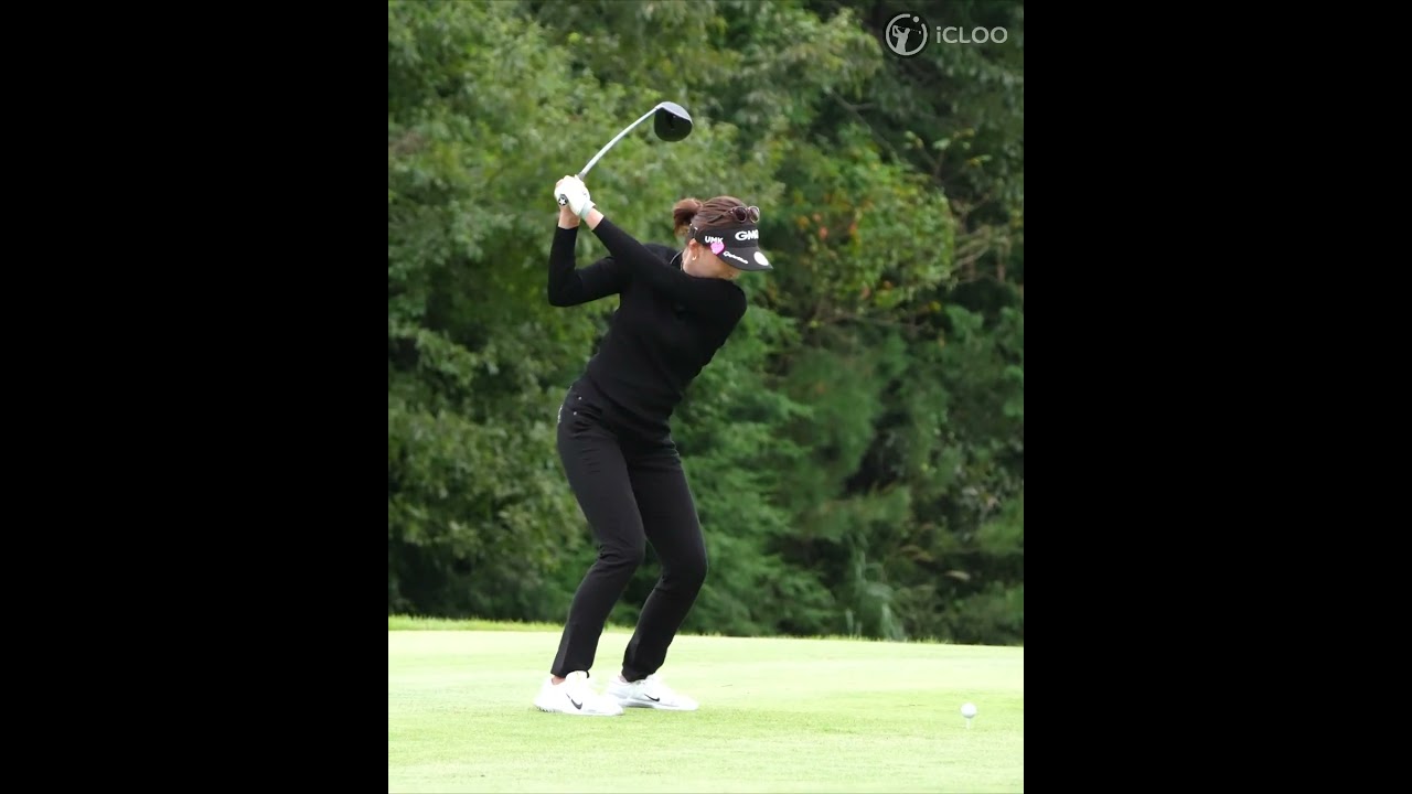 가볍게 치는것 같아도 힘이 실리는 스윙은 이렇습니다.