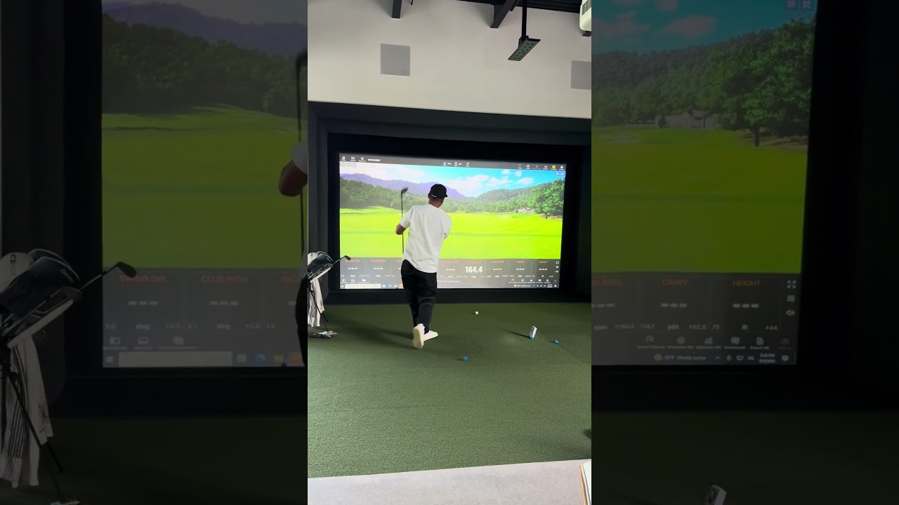 When your mate is a top player in the world and wants to flex #JasonDay #golf #golfswing #golfer