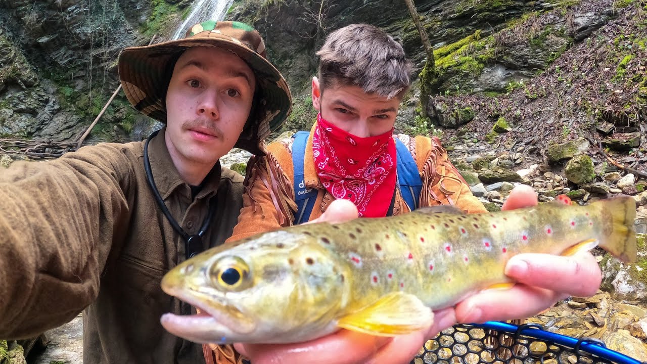 Peschiamo TROTE SELVATICHE e NATIVE in montagna dentro il CANYON