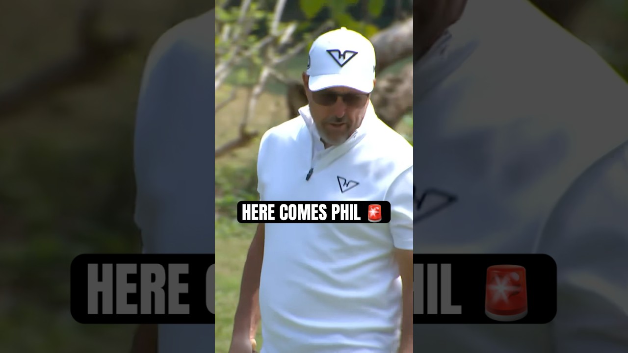 We are on Phil Mickelson watch 🚨👀 #LIVGolf #golf #sports