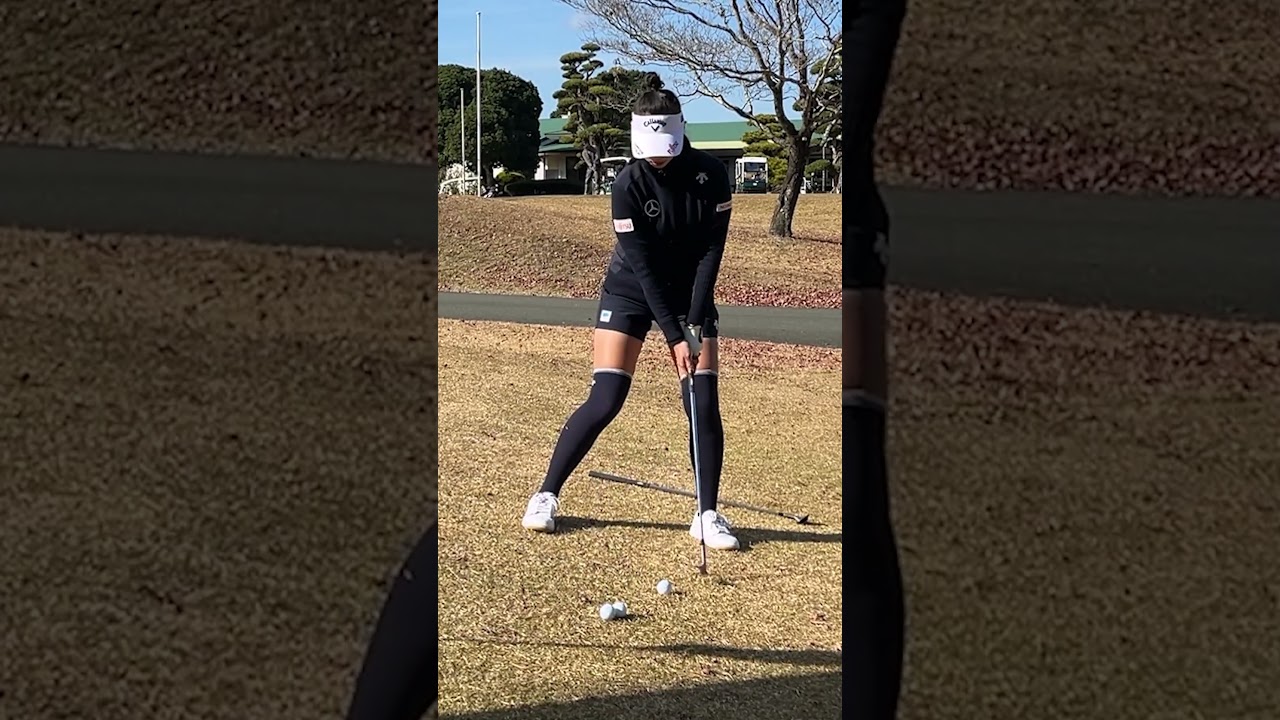 左足下がりの正しい重心位置 #柏原明日架 #アプローチ #ゴルフ #golf